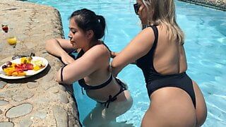 Sunny day at the pool! My best friend jerks me off in the pool until I squirt! Naty Delgado